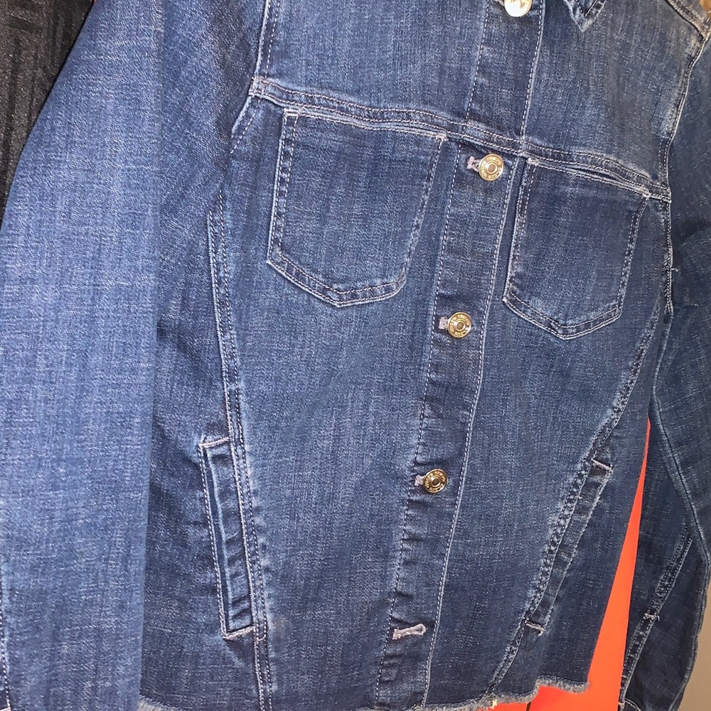 Signature Embroidered Chico's Navy Blue Denim Button Up Stretch Jacket - Picture 8 of 16